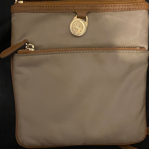 Michael Kors light Brown & bright green Crossbody Bag nwt 8” - Picture 2 of 6